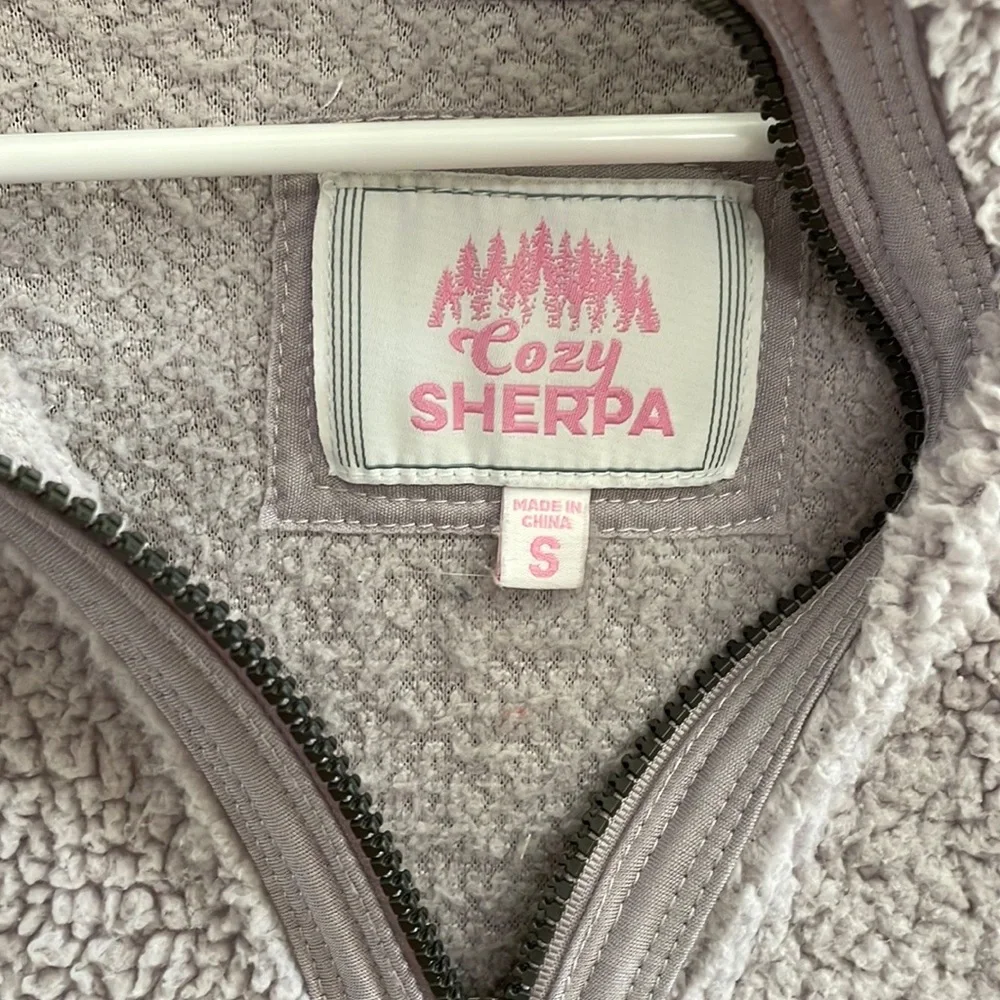 Cozy Sherpa pullover. S - Picture 2 of 3